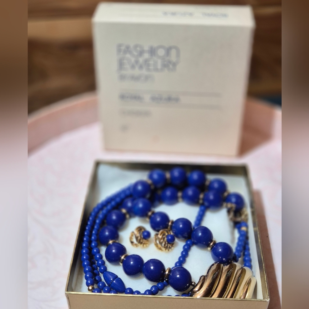 Vintage 1980 Avon Royal Blue and Gold Beaded  Necklace Set